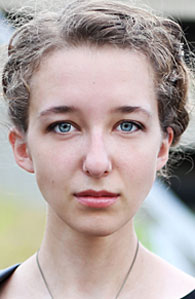 A Head shot of Lawrence University student Froya Olson.